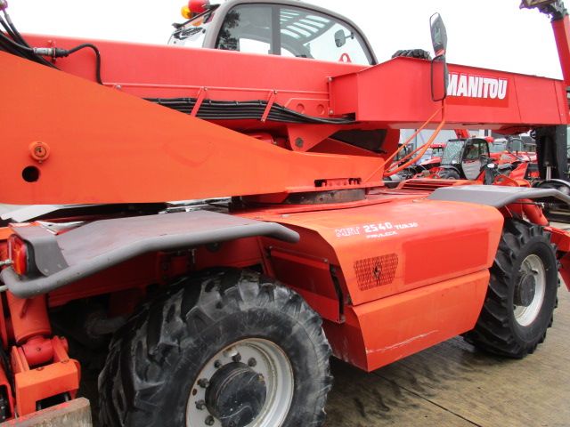 Rotierende Teleskoplader Manitou | 4,00t | Hub 25,00m | Bj. 2010 | 5841h – Bild 31