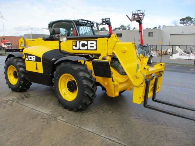 Teleskoplader JCB | 3,30t | Hub 10,50m | Bj. 2012 | 2398h | Neufahrzeug