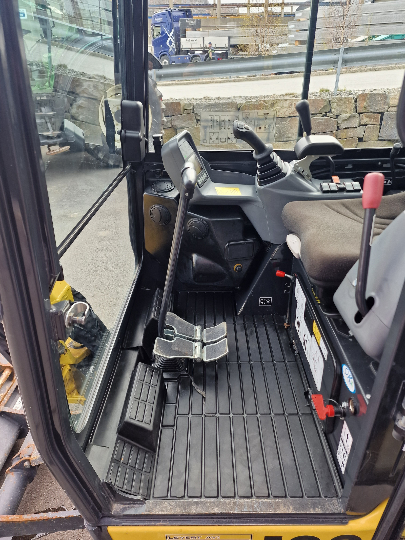 Yanmar SV18 (2 tonnes) Neufahrzeug – Bild 15