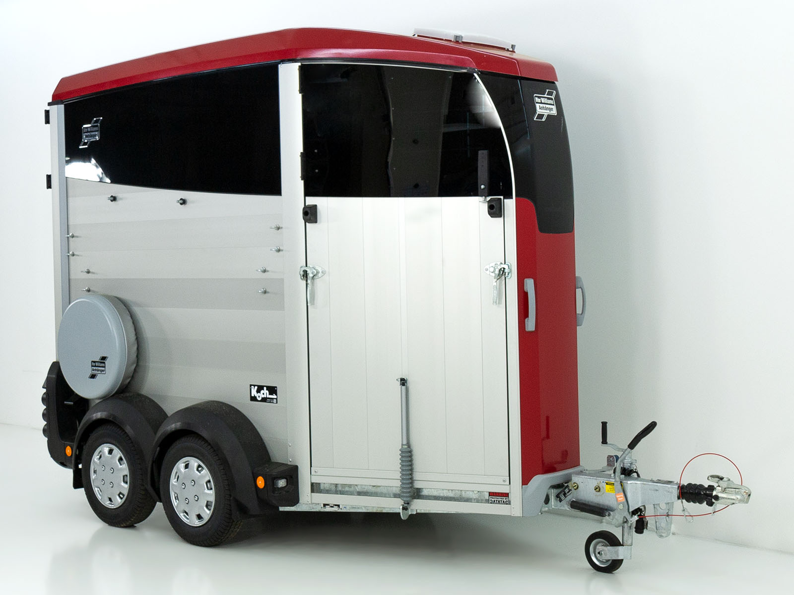 Pferdeanhänger Ifor | 1600kg zGG | Rot