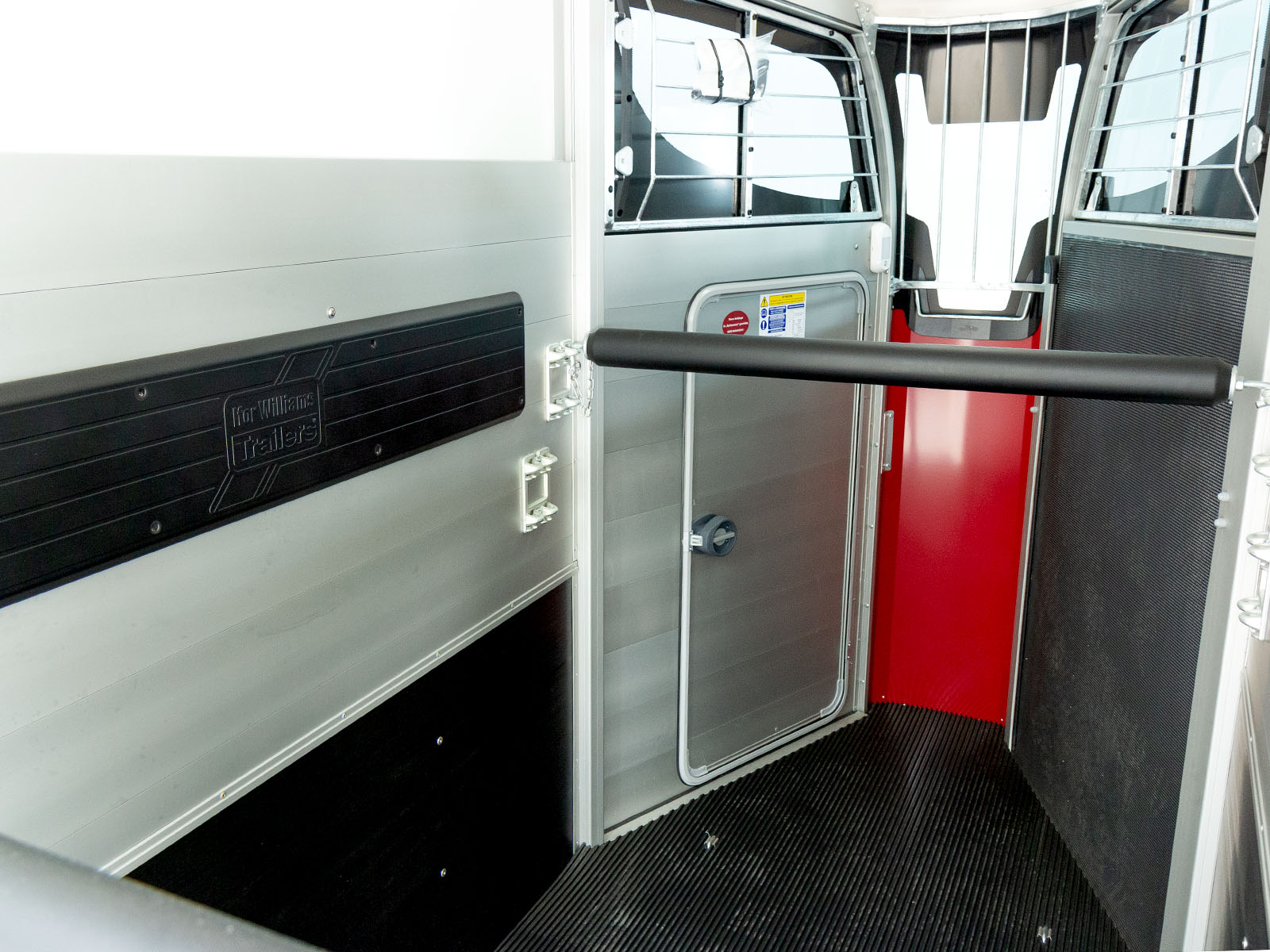 Pferdeanhänger Ifor | 1600kg zGG | Rot – Bild 7