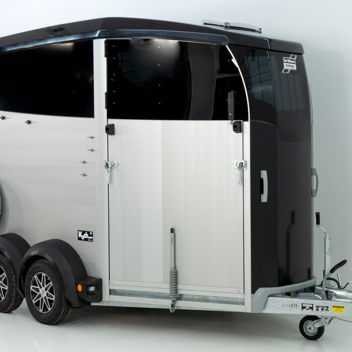 Pferdeanhänger Ifor | 2700kg zGG | Schwarz