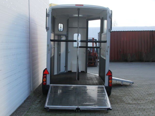 Ifor | Pferdeanhänger rot – Bild 6