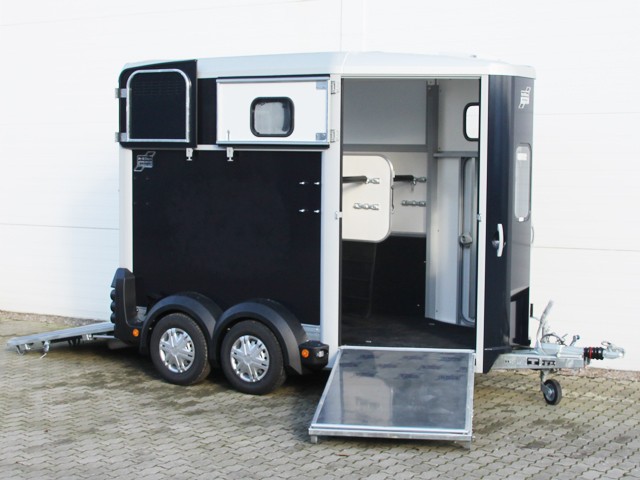 Pferdeanhänger Ifor | 2600kg zGG | Schwarz – Bild 6