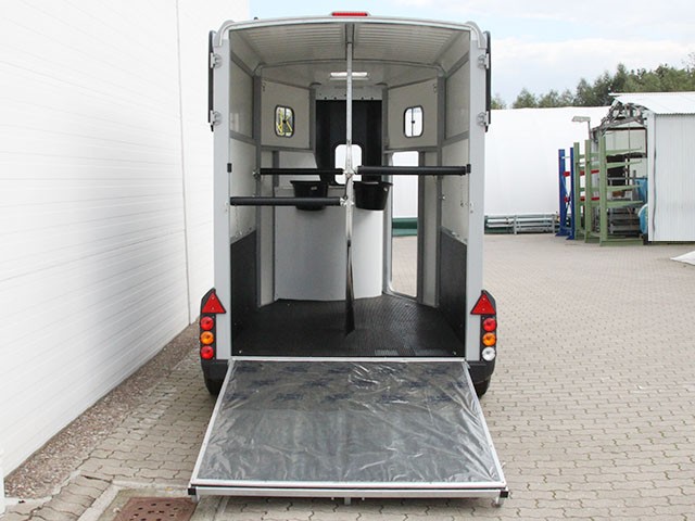 Ifor | Abmessungen | Pferdeanhänger schwarz | Neufahrzeug – Bild 5