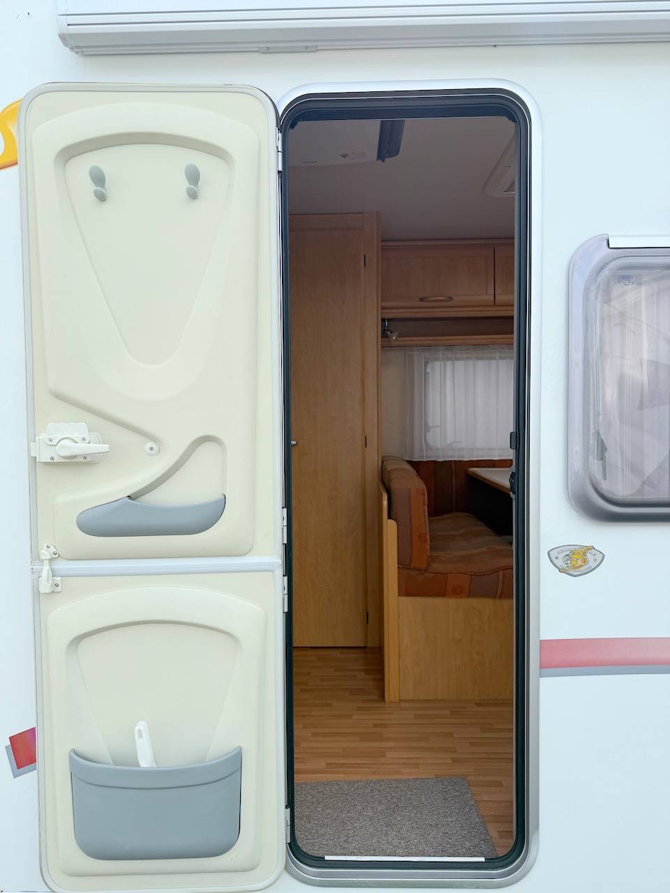 Wohnwagen, Bett in der Mitte, 4 Schlafplätze, klimatisiert, Sterckeman Novastar 500 CP – Bild 14