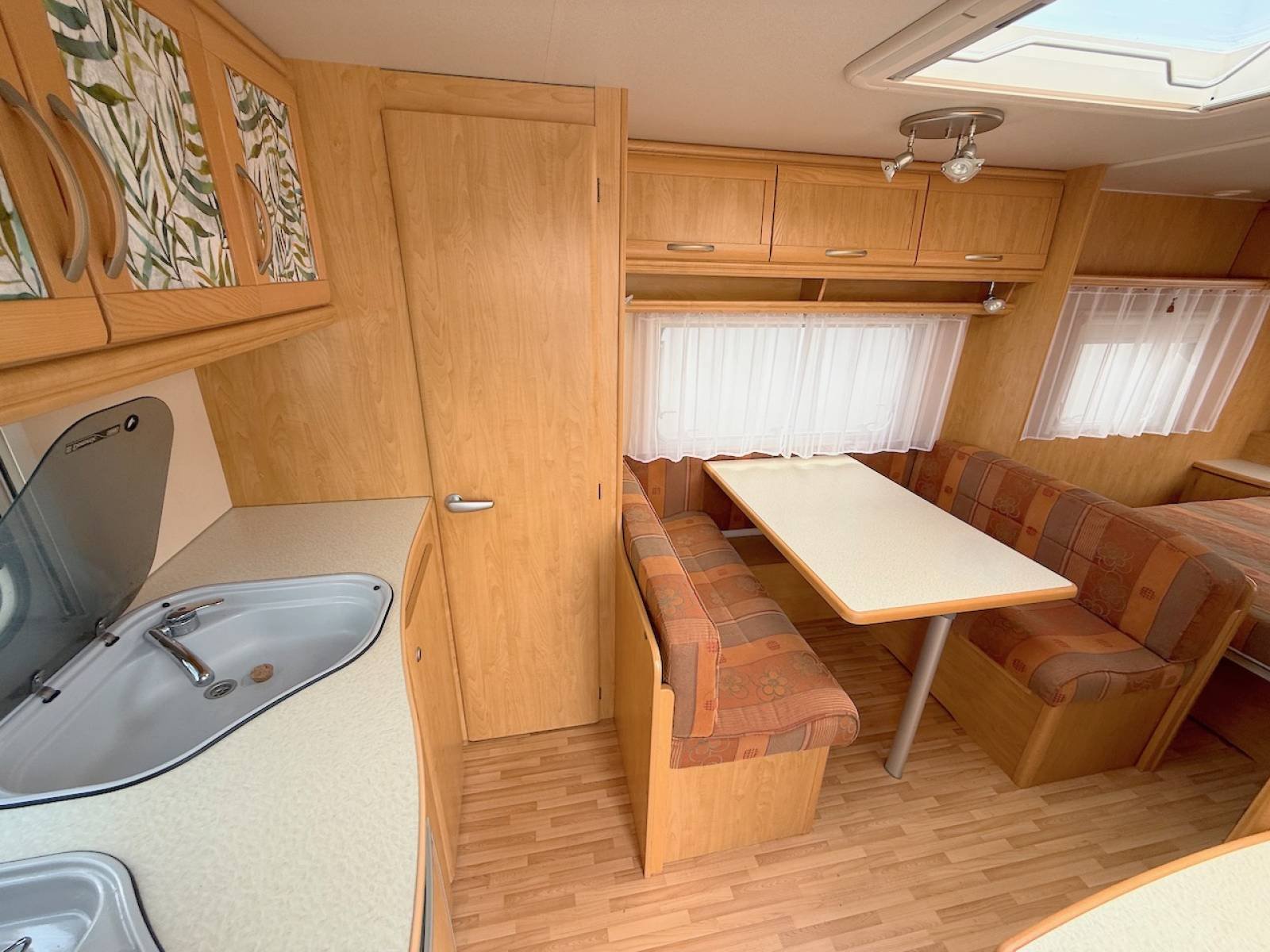 Wohnwagen, Bett in der Mitte, 4 Schlafplätze, klimatisiert, Sterckeman Novastar 500 CP – Bild 13